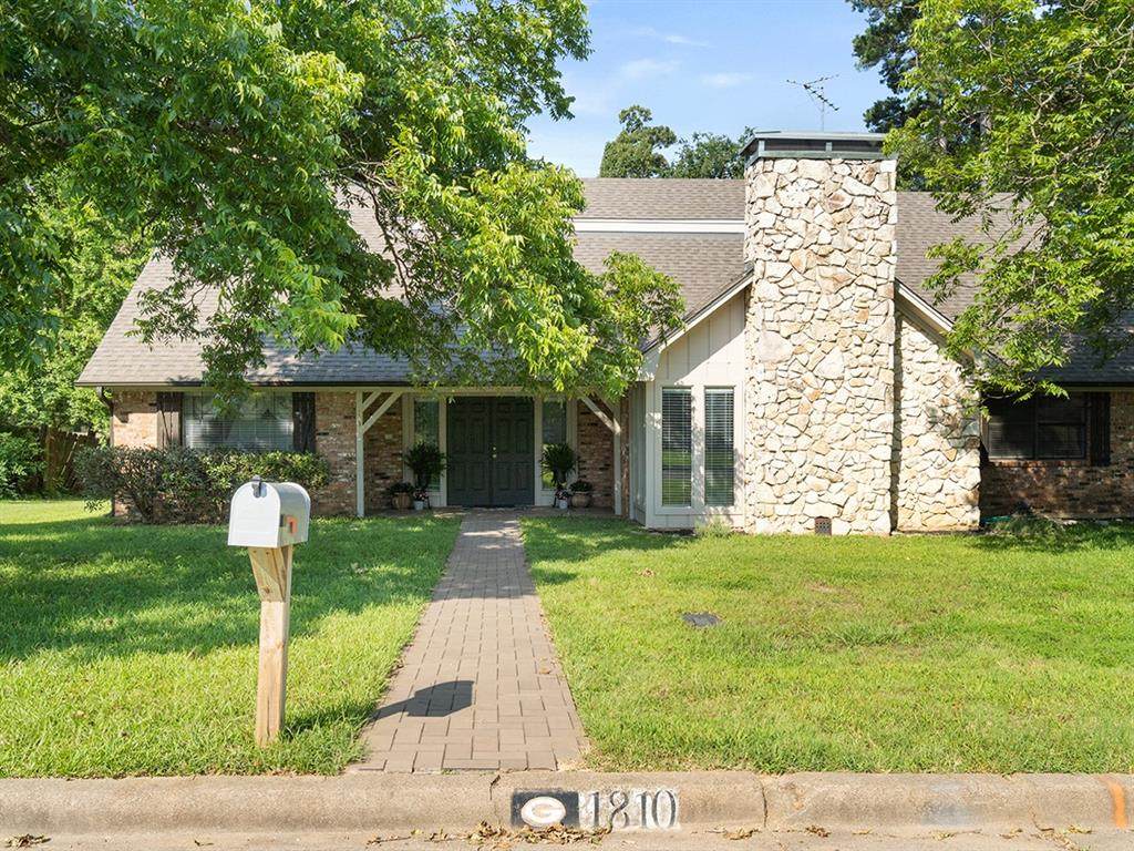1810 Azalea - Photo 1