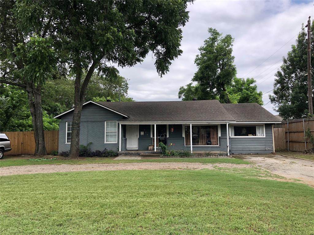 328 Shady Grove Road - Photo 1