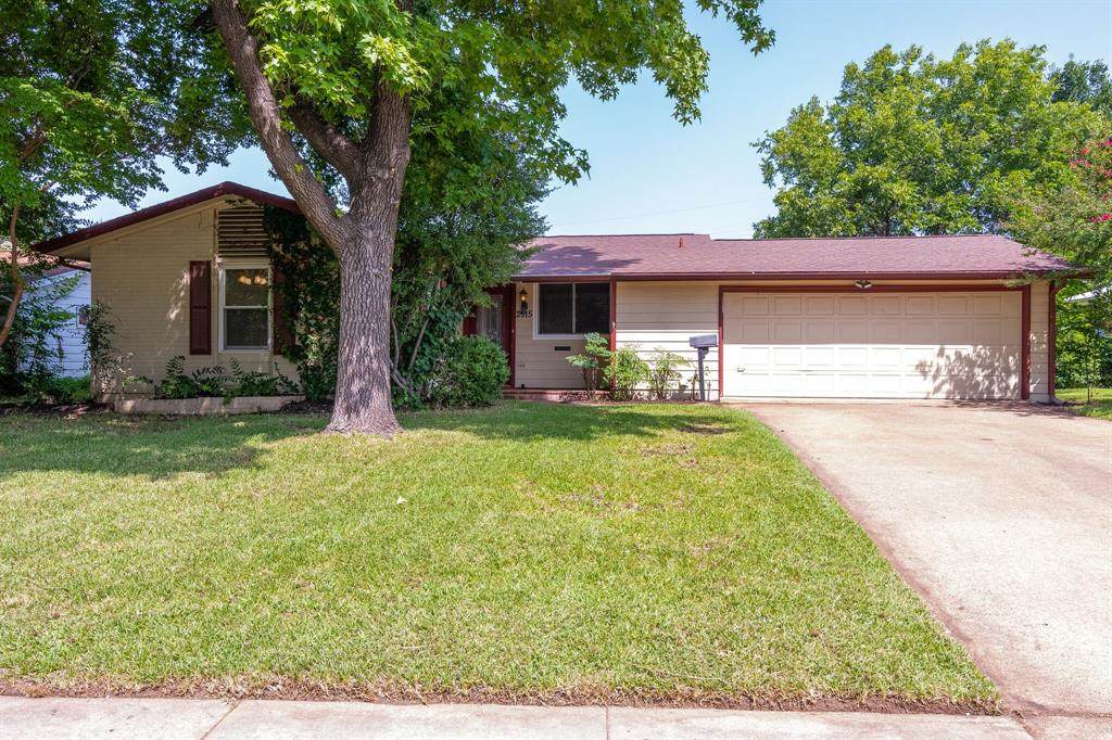 2915 Bryn Mawr Drive - Photo 1