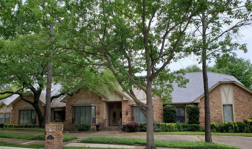 3917 Fox Glen Drive - Photo 1