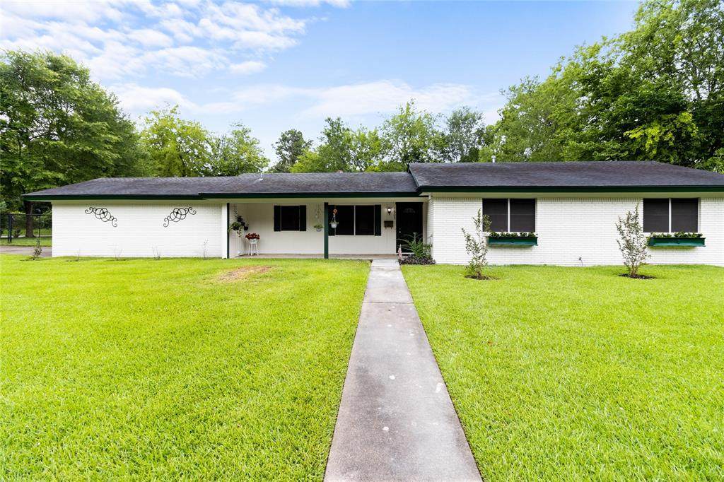 1603 Russell Avenue - Photo 1