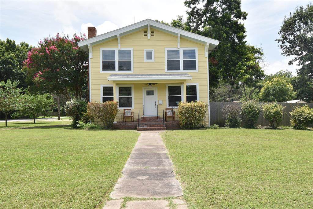 1056 Park Drive - Photo 1
