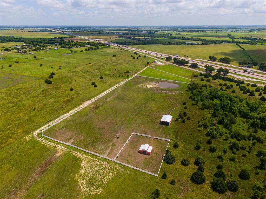 6882 Interstate Highway 35 - Photo 1