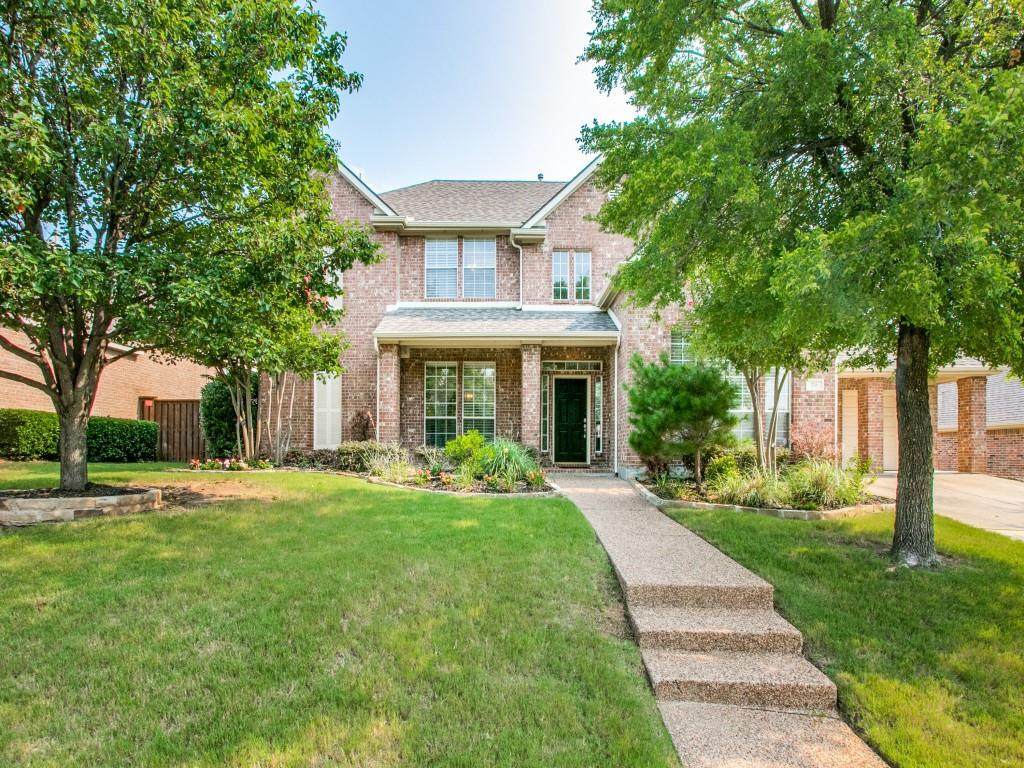 716 Saxon Trail - Photo 1