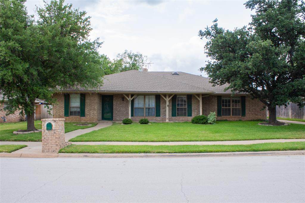 2801 Peachtree Lane - Photo 1