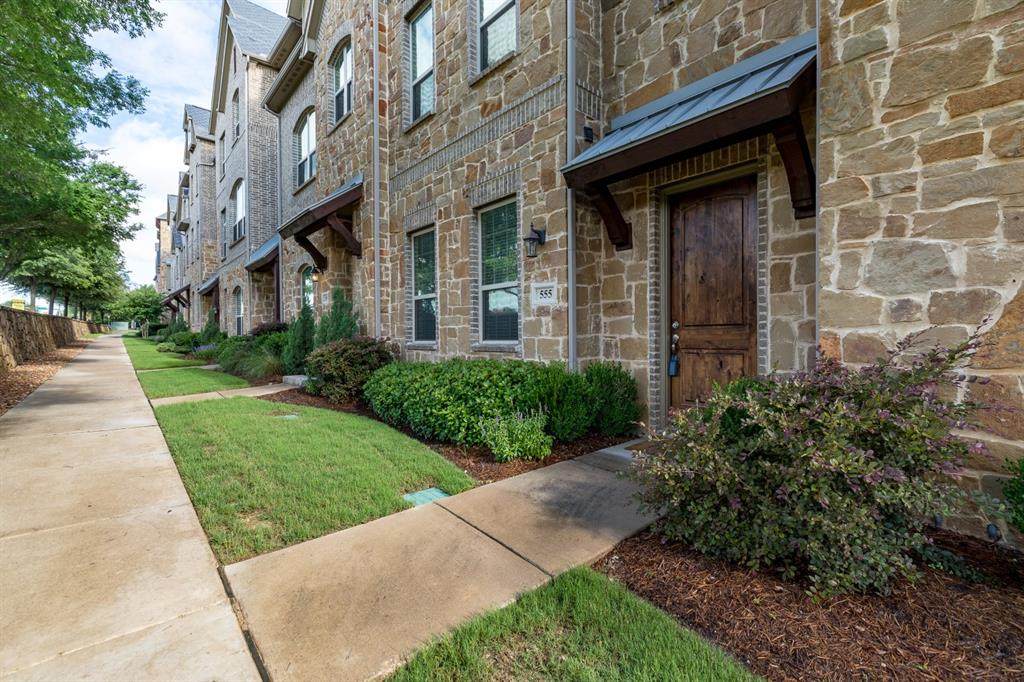 555 Royal Lane - Photo 1