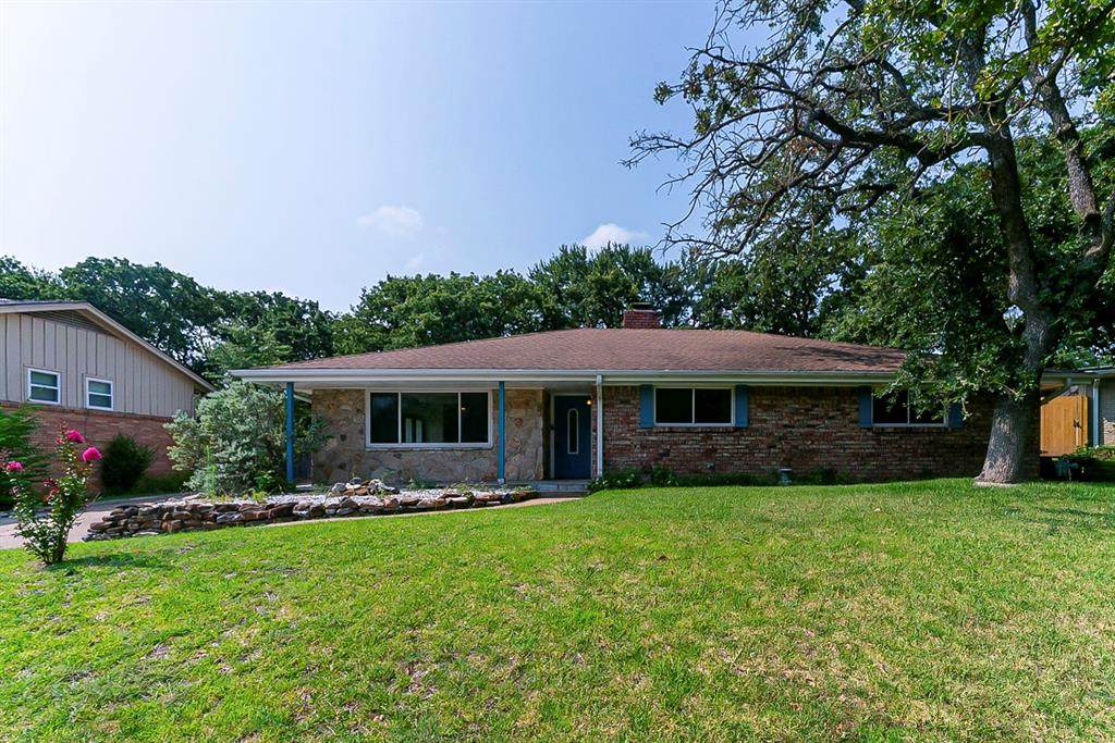 608 Monette Drive - Photo 1