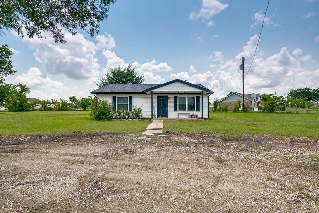 1444 Greenbriar Road - Photo 1