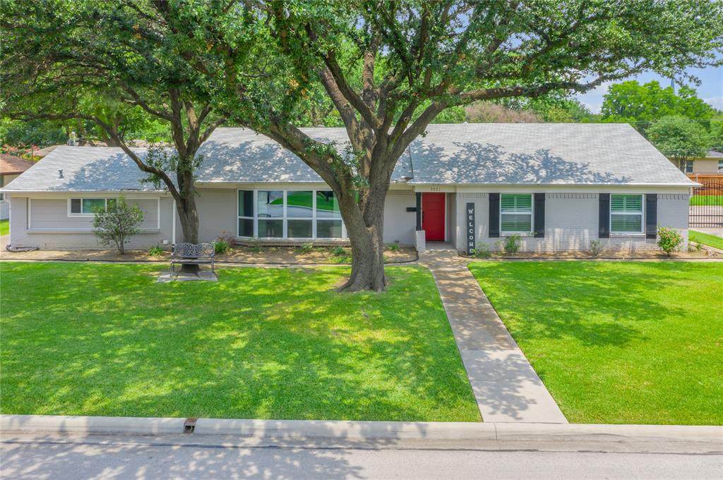3021 Phyllis Lane - Photo 1