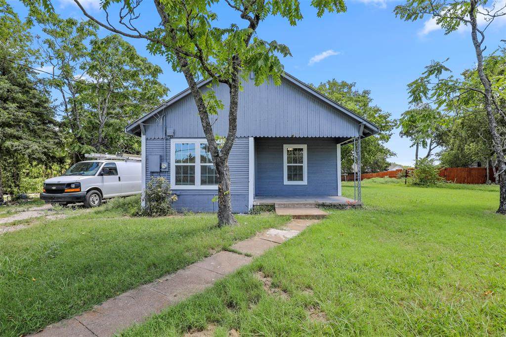 108 Shaw - Photo 1