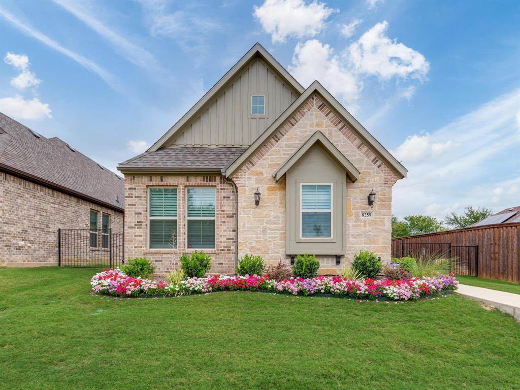 8259 Northeast Parkway - Photo 1