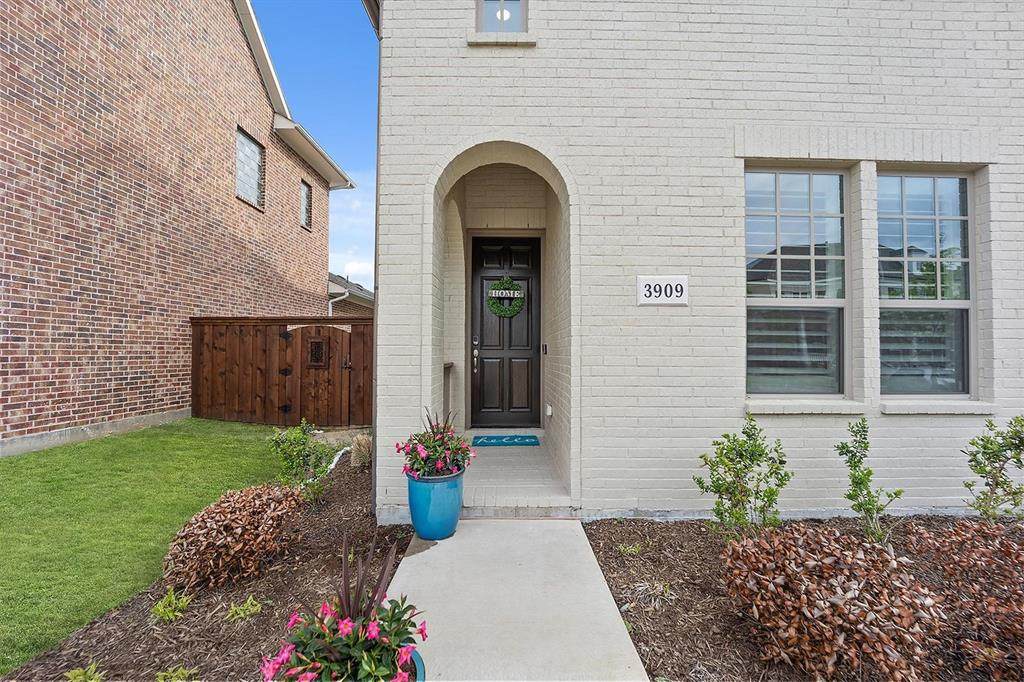 3909 Wellesley Avenue - Photo 1