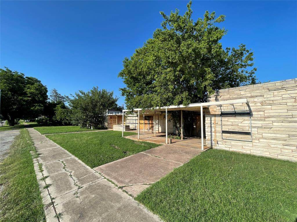 1325 Hickory Street - Photo 1
