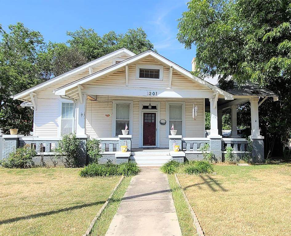 1301 8th Street - Photo 1