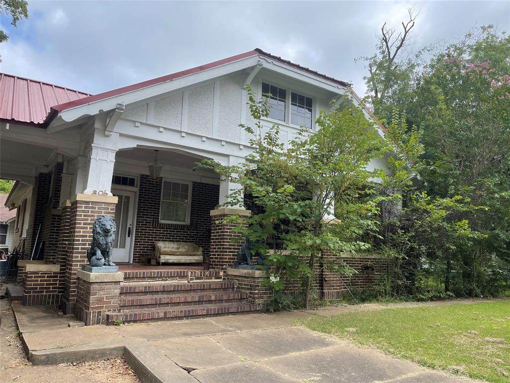 806 Main Street - Photo 1