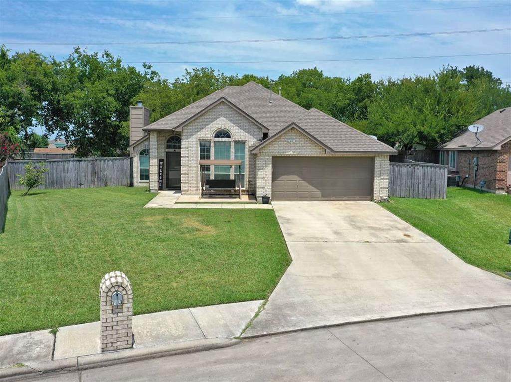 703 Valley Court - Photo 1