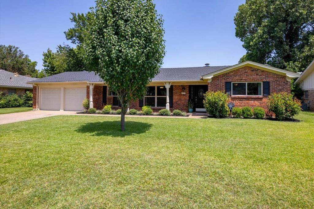 444 Brookview Drive - Photo 1