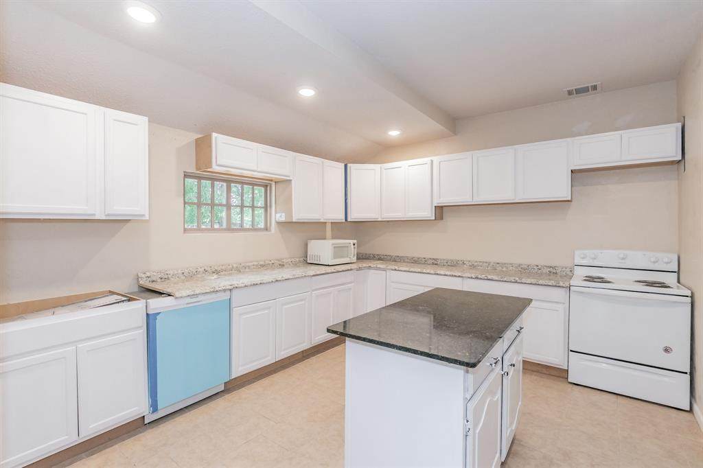 3927 Avenue J - Photo 1