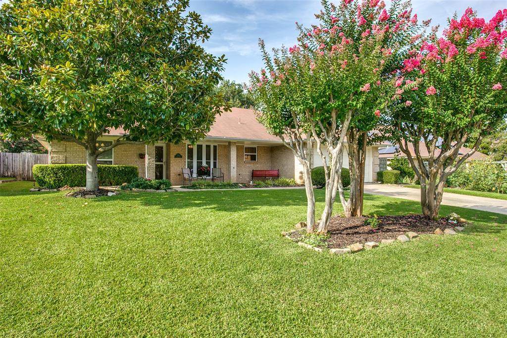 702 Oak Lane - Photo 1