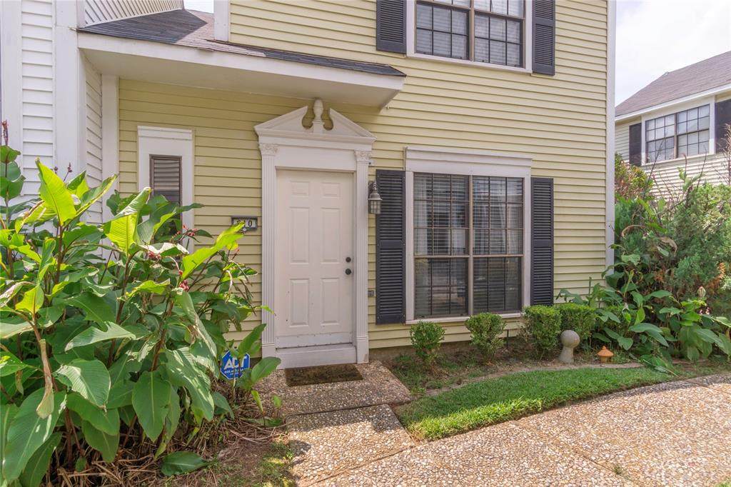210 Settlers Park Drive - Photo 1