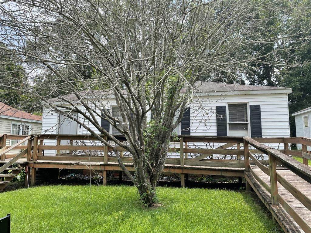 931 Evangeline - Photo 1