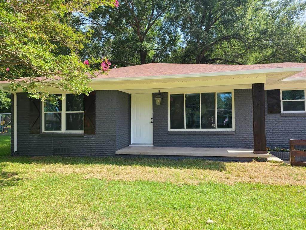 137 Tennessee Street - Photo 1