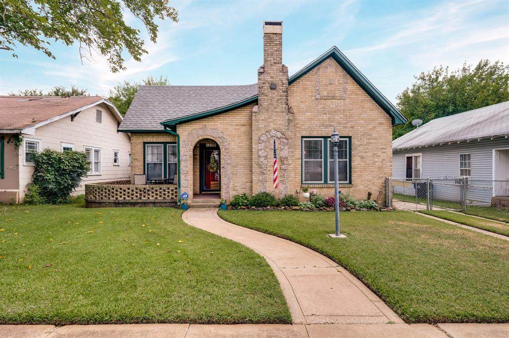1220 Walker Street - Photo 1