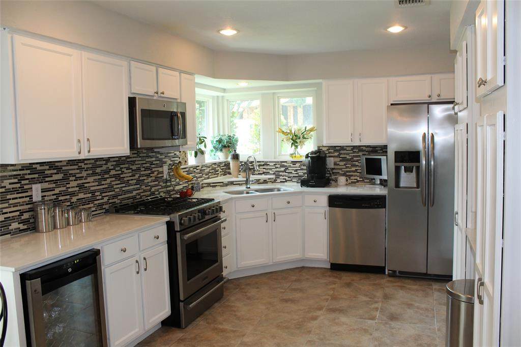 4418 Silverthorn Drive - Photo 1