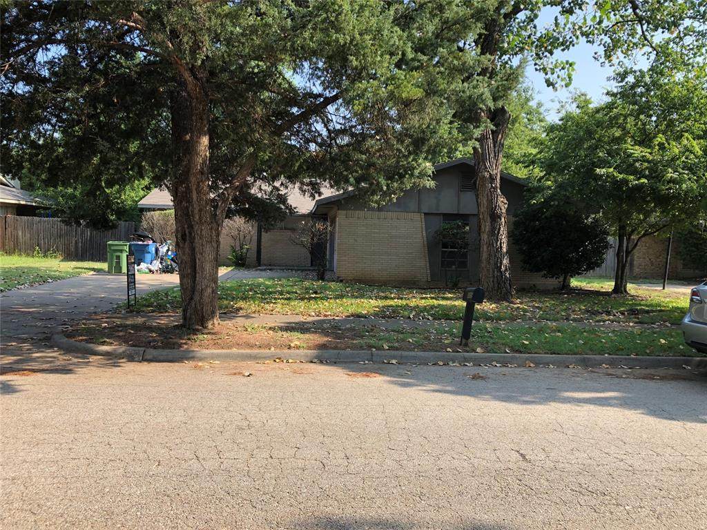 1005 Kings Manor Drive - Photo 1