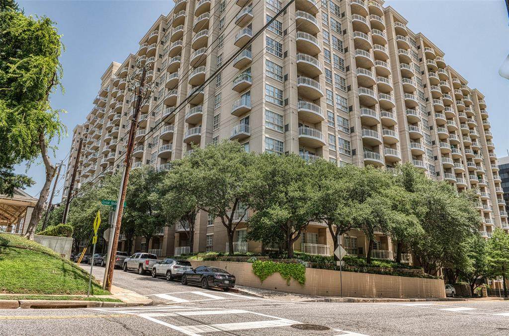 3225 Turtle Creek Boulevard - Photo 1