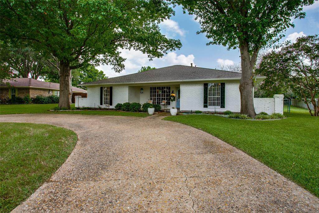 226 Harris Drive - Photo 1