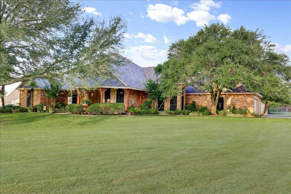 445 Country Ridge Lane - Photo 1