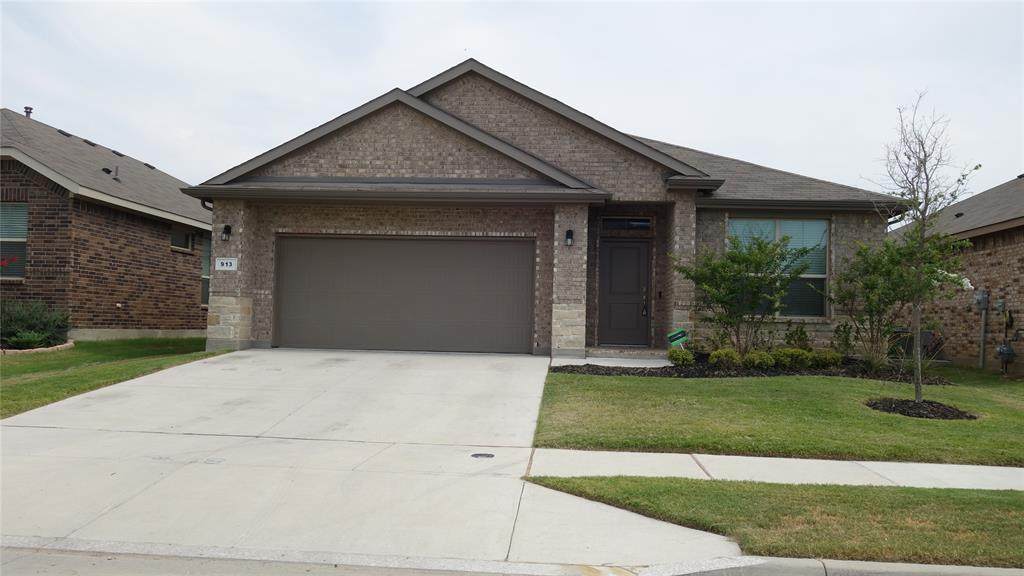 913 Stamford Way - Photo 1