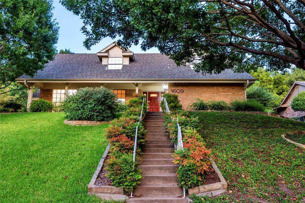 1609 Ems Road - Photo 1