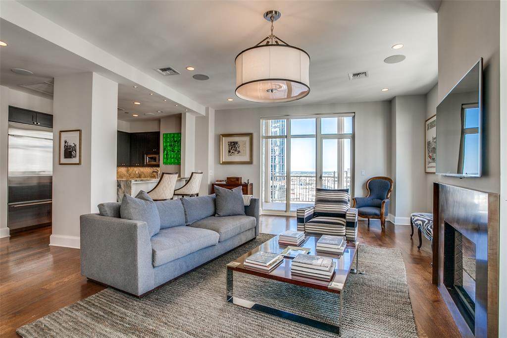 2555 Pearl Street - Photo 1