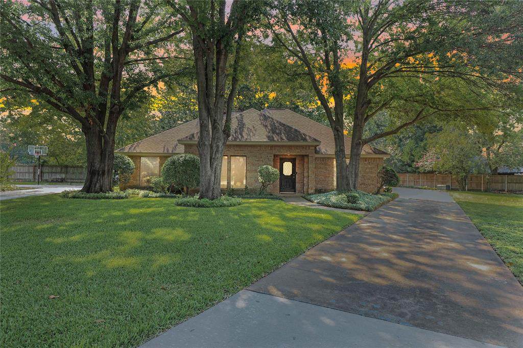 2411 Pecan Tree Circle - Photo 1