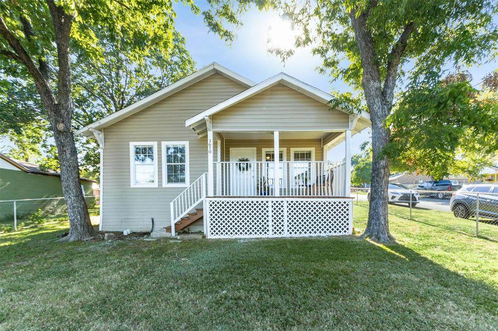 1610 Whitaker Avenue - Photo 1