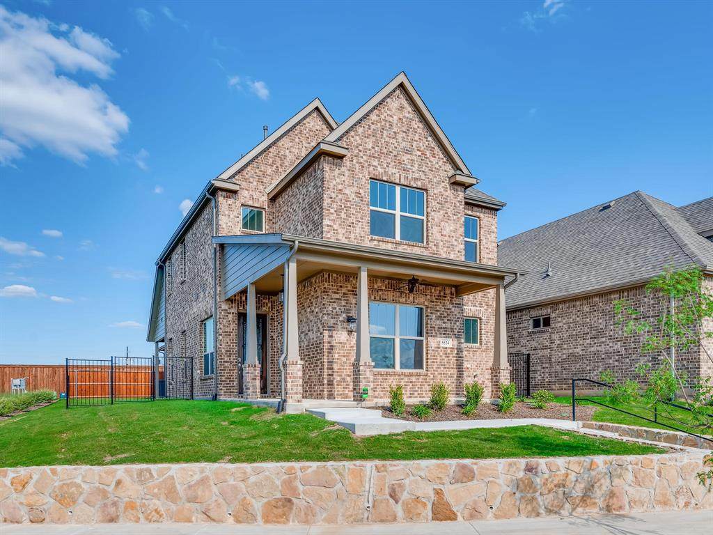 5524 Traveller Drive - Photo 1