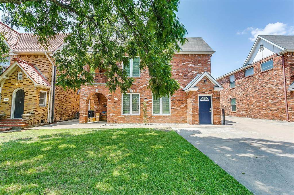 3224 University Drive - Photo 1