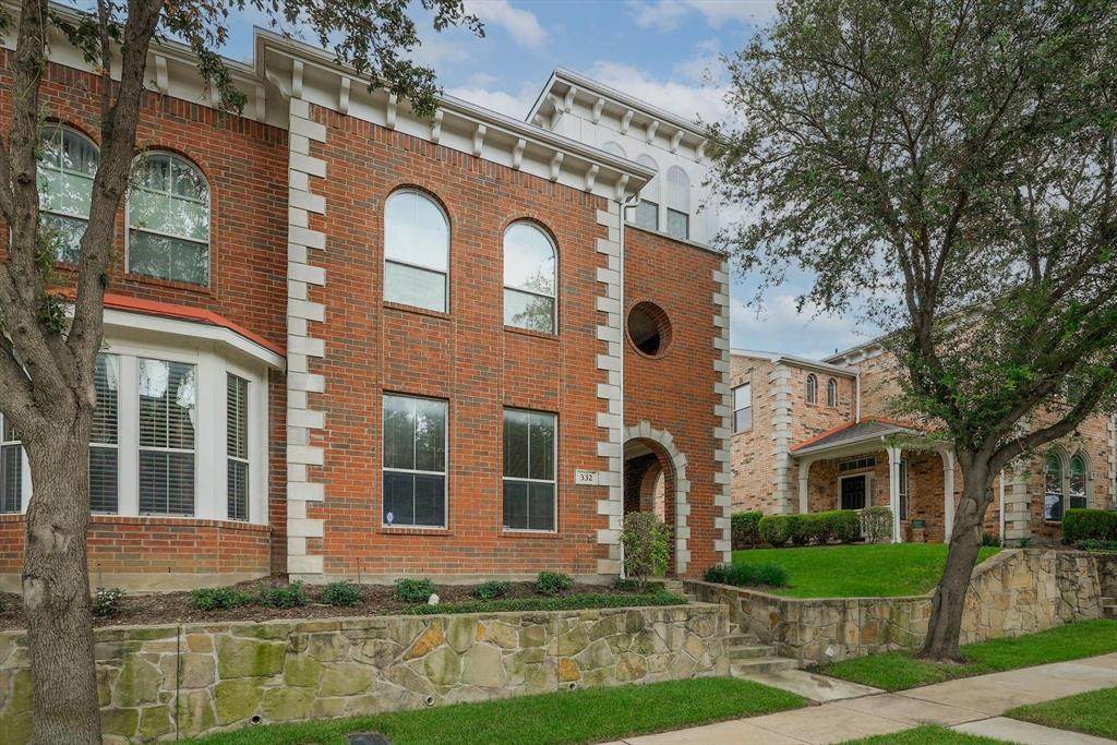 332 Legends Drive - Photo 1