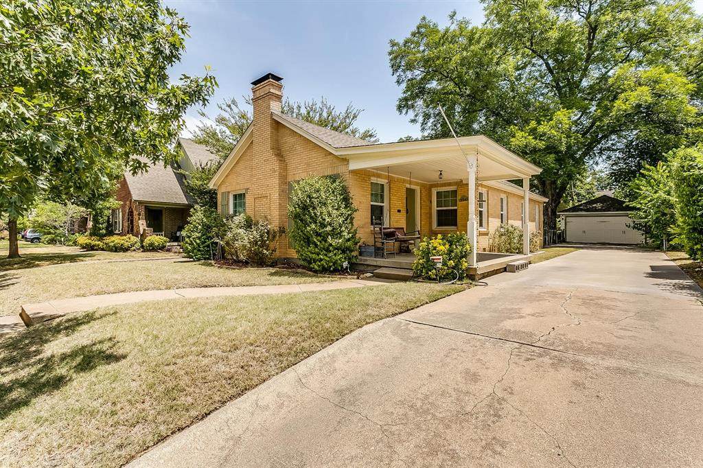 3245 Cockrell Avenue - Photo 1