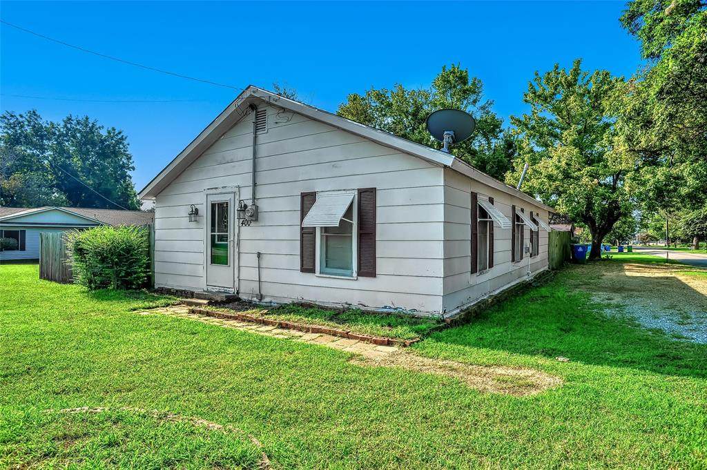 400 Woodland Street - Photo 1