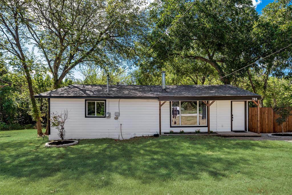 724 Houston Street - Photo 1