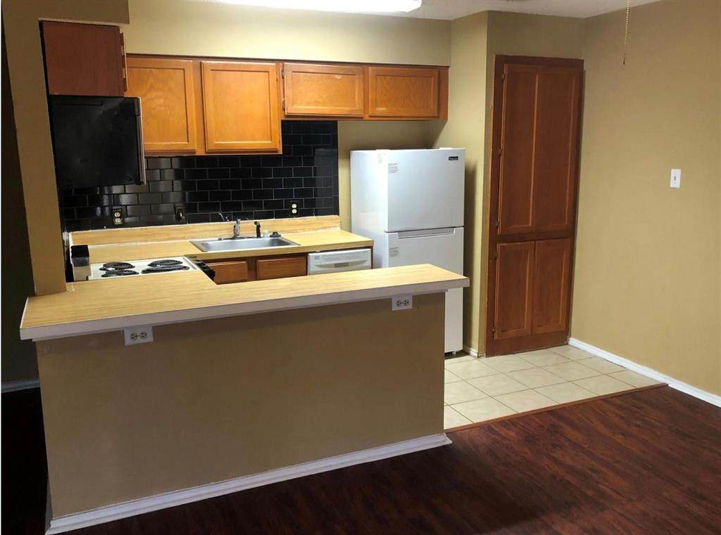 9833 Walnut Street - Photo 1