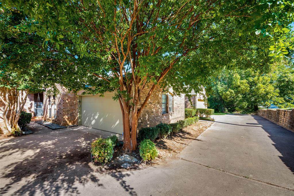 622 Crowley Road - Photo 1