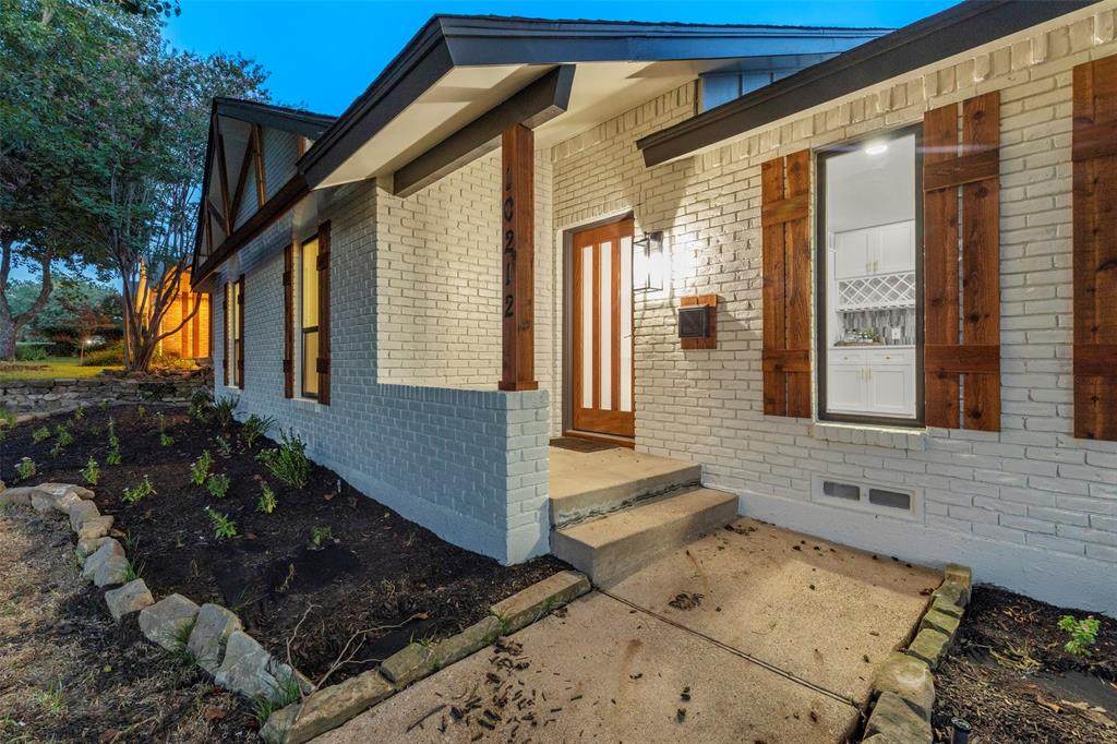 10212 Chesterton Drive - Photo 1