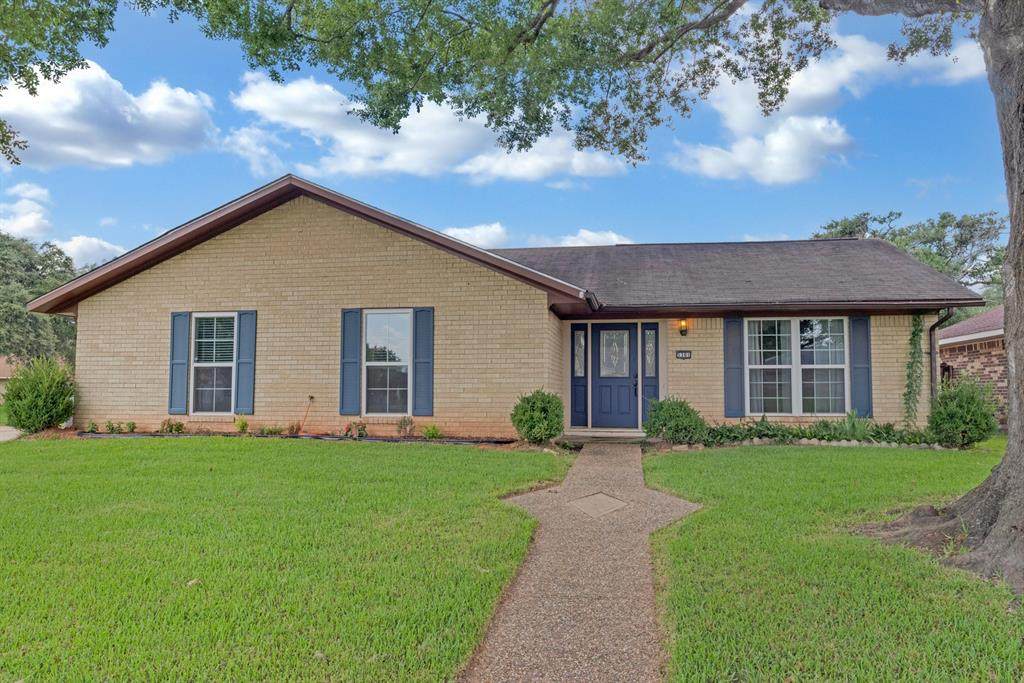 5301 Hollyhock Lane - Photo 1