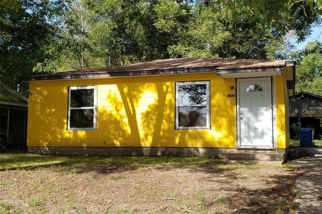 1002 7th Street - Photo 1