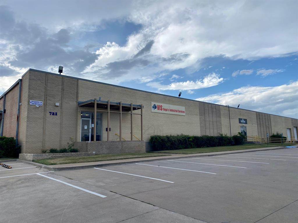 721 Great Southwest Parkway - Photo 1
