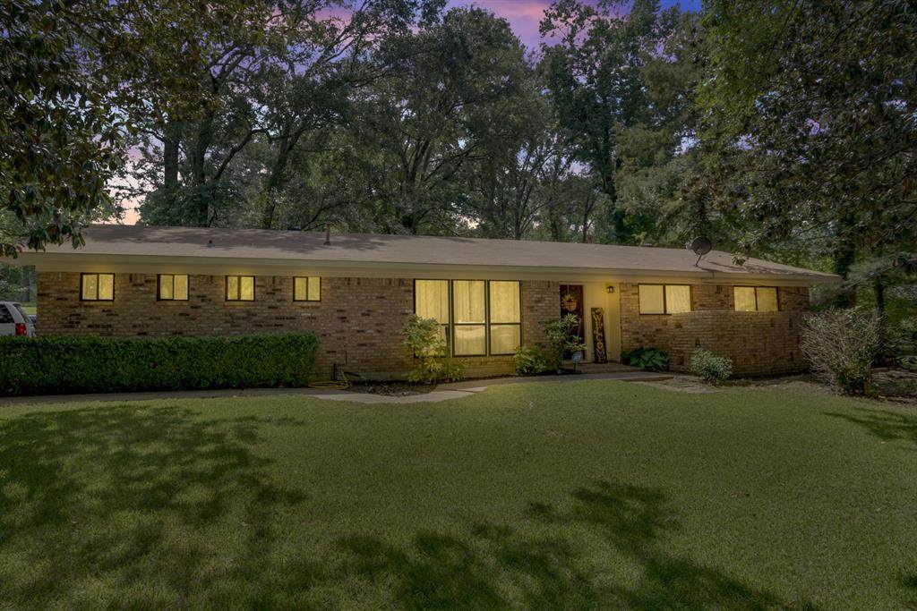 925 Empire Circle - Photo 1